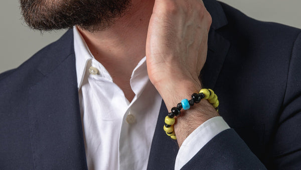 Mano con bracciale